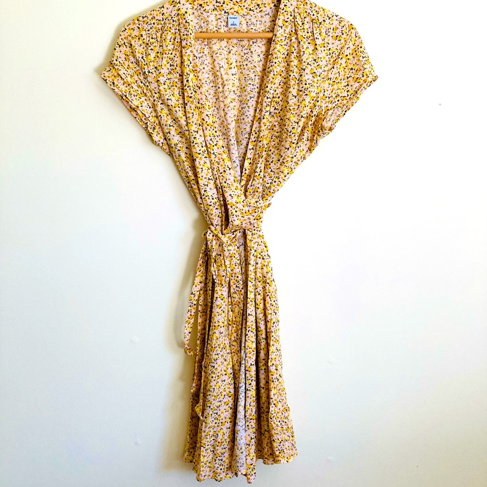 Women’s Old Navy Soft Pink & Yellow Floral Wrap Mini Dress